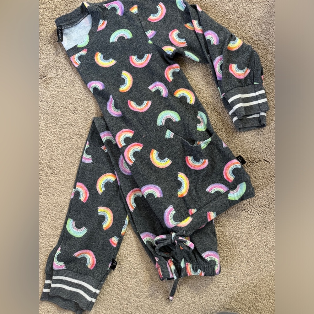 Pixie Lane soft matching gray rainbow print sweatsuit size 9/10